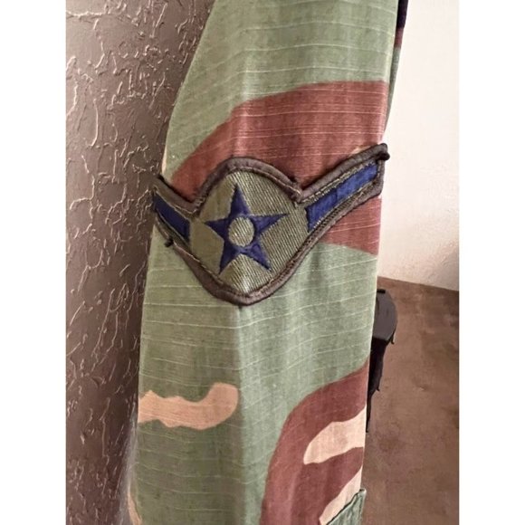 Vintage U.S. Air Force Issued Woodland Camo Shirt/Jacket with Patches - Picture 6 of 8